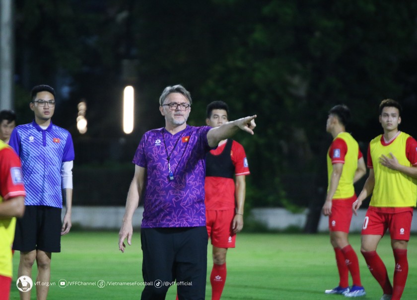 Trận đấu trước mắt với chủ nhà Indonesia là rất khó khăn với thầy trò Troussier, ảnh VFF