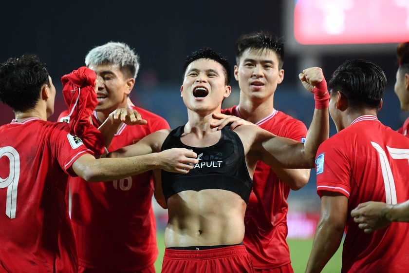 Tuấn Hải ấn định chiến thắng 3-2 cho Việt Nam. Ảnh: FIFA