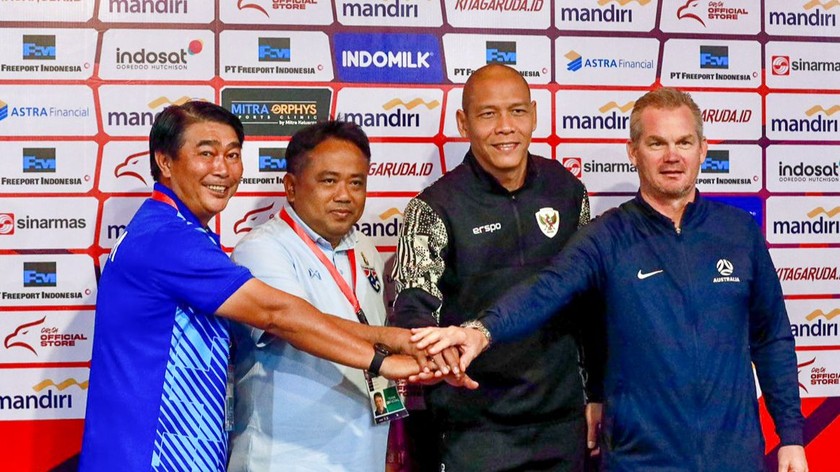 HLV trưởng 4 đội tuyển U16 Việt Nam, Thái Lan, Indonesia và Australia tham dự họp báo trước vòng bán kết giải vô địch U16 Đông Nam Á 2024. Ảnh: VFF