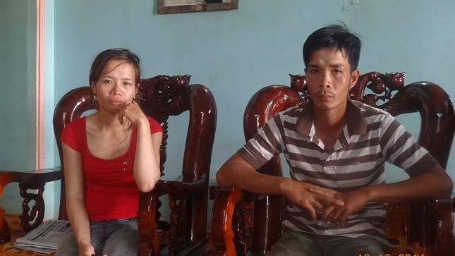 Vợ chồng anh Công, chị Trang kể lại sự việc.