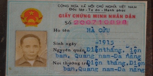 Chứng minh nhân dân ghi rõ cụ sinh năm  1915