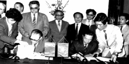 Bộ trưởng Phan Hiền ký Hiệp định Tương trợ Tư pháp với Bộ Tư pháp Liên bang Xô Viết.