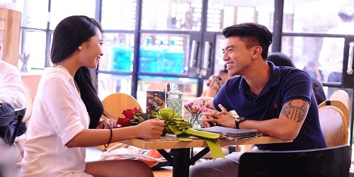 Ca nương Kiều Anh và chồng sắp cưới.