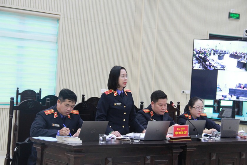 Đại diện VKS giữ quyền công tố tại phiên tòa.