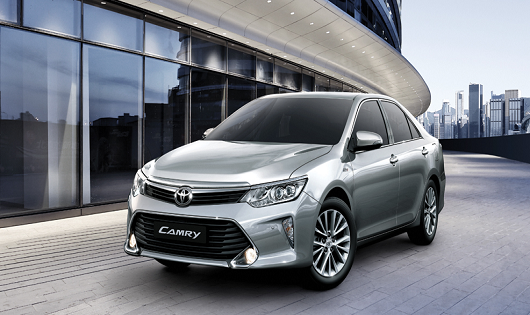 Camry mới 2017 có giá bán từ gần 1 tỷ đồng