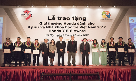 Tặng Giải thưởng cho Kỹ sư và Nhà khoa học trẻ Việt Nam