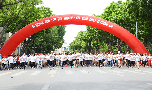 “Gia đình chạy vì tương lai - SeABank Run For The Future” gây quỹ học bổng cho trẻ em nghèo hiếu học