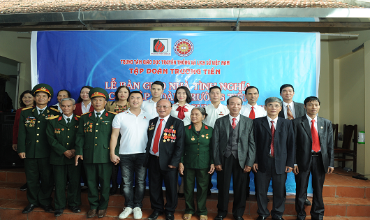 Lễ bàn giao nhà tình nghĩa do Tập đoàn Trường Tiền liên kết với Trung tâm Giáo dục Truyền thống và Lịch sử Việt Nam tổ chức