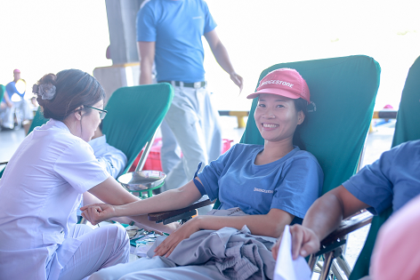 Cán bộ công nhân viên Bridgestone Việt Nam hào hứng tham gia hiến máu nhân đạo