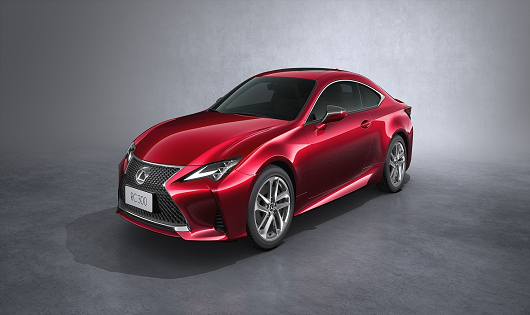 Lexus RC 2019 với màu ngoại thất đỏ Radiant Red có giá 3,3 tỷ đồng, cao hơn 6 màu còn lại 30 triệu đồng