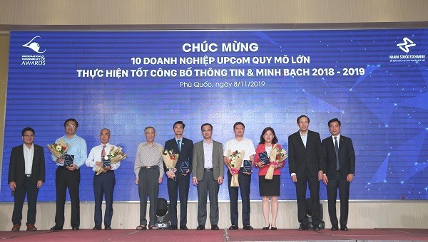 Vinh danh 10 doanh nghiệp đại chúng quy mô lớn trên UPCoM tiêu biểu về công bố thông tin và minh bạch