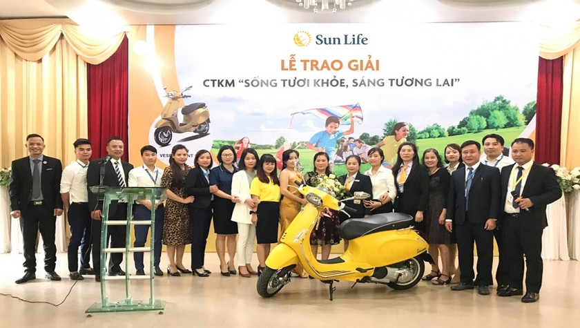 Sun Life trao thưởng chương trình khuyến mãi “Sống Tươi Khỏe, Sáng Tương Lai”