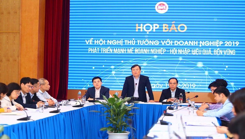 Thứ trưởng Bộ KH&ĐT Vũ Đại Thắng chủ trì cuộc Hợp báo