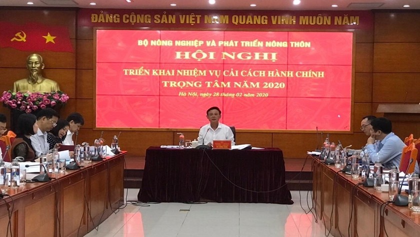 Thứ trưởng Hà Công Tuấn chủ trì Hội nghị.