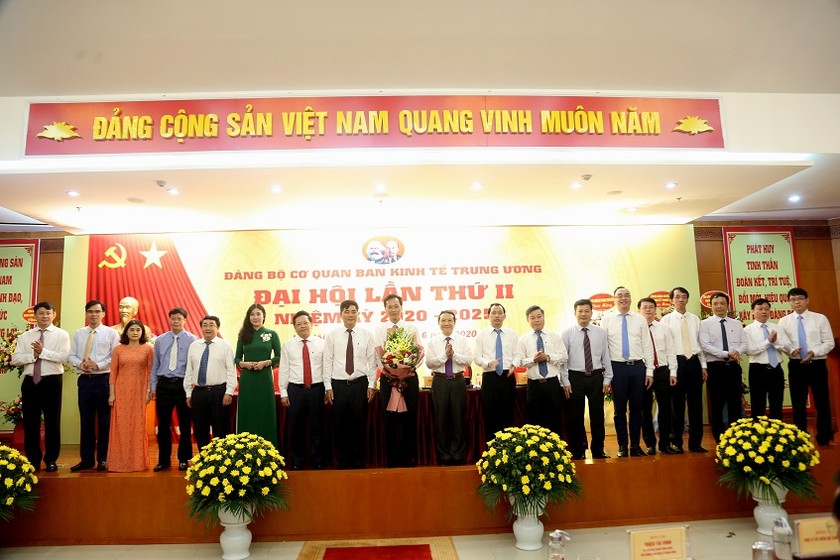 Ban Thường vụ Đảng ủy BKTTW nhiệm kỳ 2020-2025 .