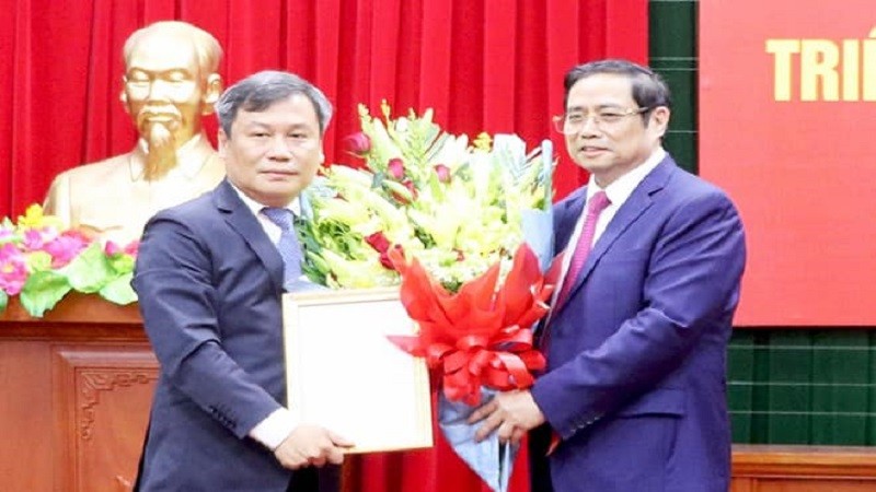 Thứ trưởng Bộ KH&ĐT nhận quyết định điều động phân công, chỉ định tham gia Ban chấp hành, Ban Thường vụ, giữ chức Bí thư Tỉnh ủy Quảng Bình (nhiệm kỳ 2015-2020) 