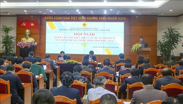 Hội nghị Sơ kết 2 năm thực hiện các đề án, thí điểm xây dựng huyện NTM kiểu mẫu và định hướng xây dựng huyện NTM kiểu mẫu giai đoạnh 2021- 2025 (ảnh TTXVN).