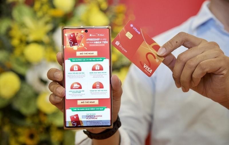 VPBank được Shopee vinh danh là đối tác chiến lược ấn tượng năm 2020 – 2021