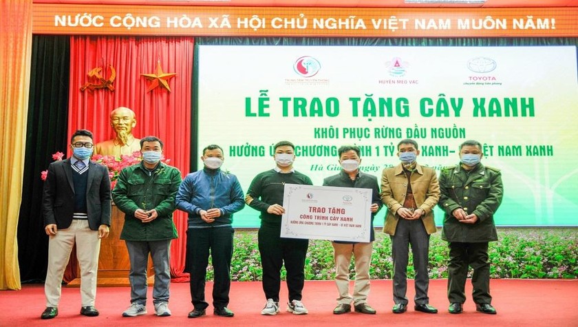 Toyota Việt Nam đồng hành cùng Chương trình “Một tỷ cây xanh – Vì Việt Nam xanh”