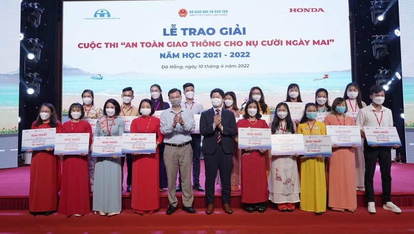 Các thầy cô giáo xuất sắc nhận giải nhất của Cuộc thi