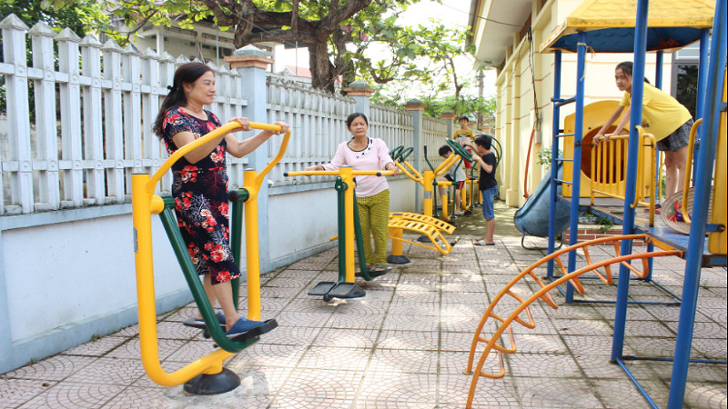 Người dân tập luyện thể dục-thể thao tại nhà văn hóa thôn Phú Hạnh, xã Thượng Trưng, huyện Vĩnh Tường, tỉnh Vĩnh Phúc (Ảnh: Kim Ly)