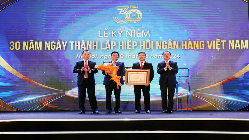 Tại Lễ kỷ niệm 30 năm thành lập, VNBA vinh dự đón nhận Bằng khen của Thủ tướng Chính phủ