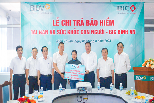 BIC chi trả hơn 2,4 tỷ đồng quyền lợi bảo hiểm cho hai khách hàng tại Đồng Nai và Ninh Thuận