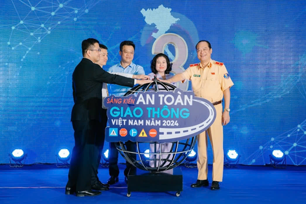 Nghi thức phát động Chương trình Sáng kiến An toàn Giao thông Việt Nam 2024.