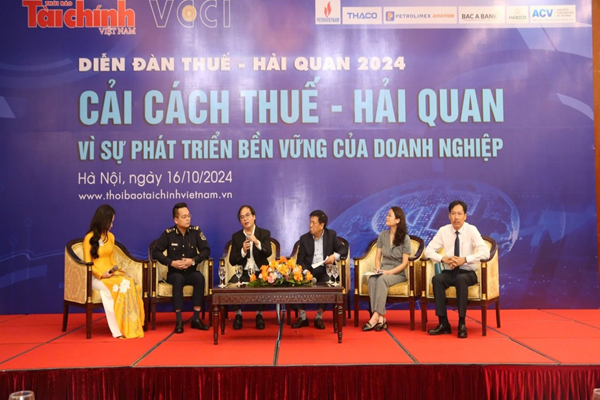 Toàn cảnh Diễn đàn.