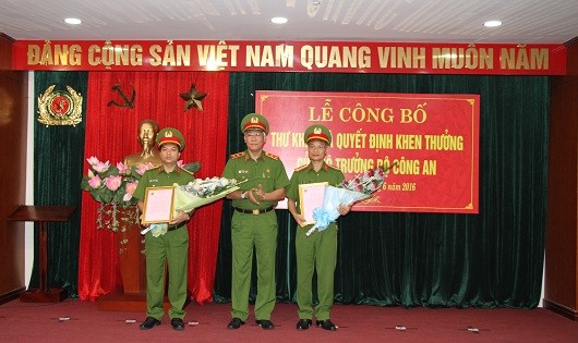 Bộ Công an thưởng các đơn vị phá đường dây cá độ bóng đá 'khủng'