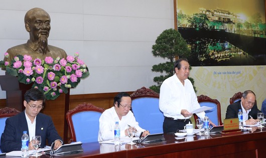 Phó Thủ tướng Thường trực Chính phủ Trương Hoà Bình chủ trì cuộc họp.