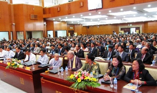 500 kiều bào họp bàn góp ý xây dựng TP HCM