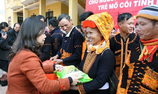 Thủ tướng đề nghị Chính phủ chủ động chăm lo tết cho đồng bào vùng xa, vùng khó khăn, gia đình chính sách, người có công cách mạng. Ảnh minh họa.