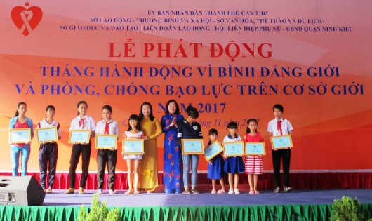 Cần Thơ phát động tháng cao điểm chống bạo lực với phụ nữ và bé gái