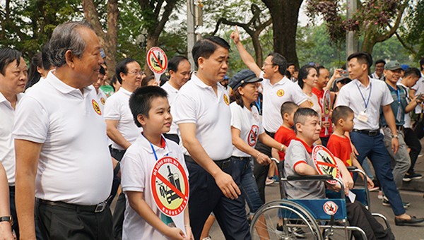 Phó Thủ tướng xuống đường cùng 5.000 người kêu gọi 'đã uống rượu bia không lái xe'