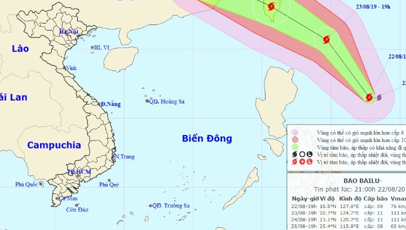 Bão gần Biển Đông tiếp tục mạnh thêm