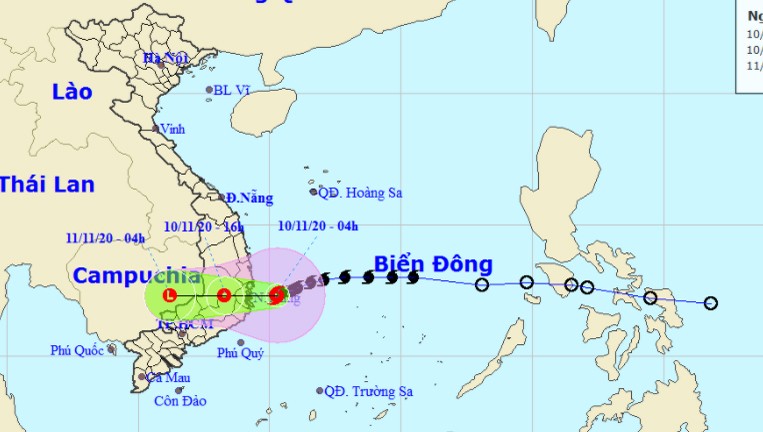 Cây xanh bị gãy tại thành phố Nha Trang, Khánh Hòa do ảnh hưởng trực tiếp của bão. (Ảnh: Phan Sáu/TTXVN)