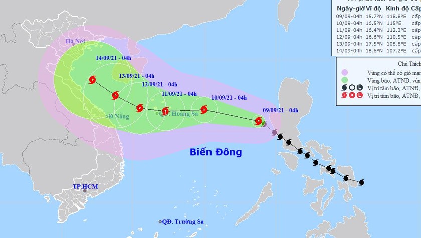 Bão mạnh 'quần thảo' Biển Đông, sóng cao 4-6m