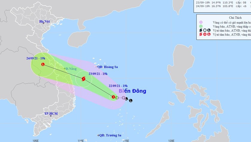 Áp thấp nhiệt đới sắp thành bão trên Biển Đông, tâm hướng vào miền Trung