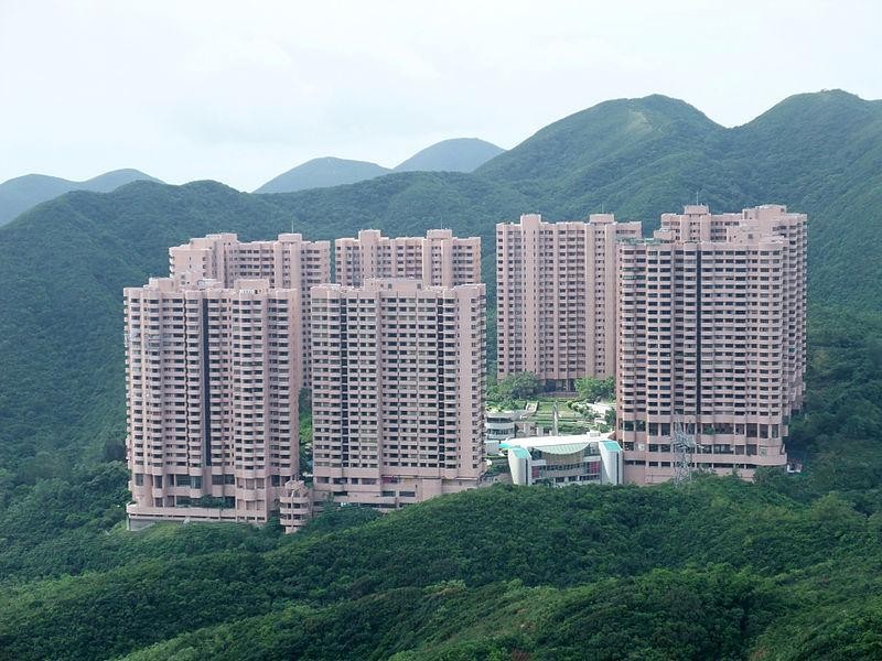 Chung cư nằm trên núi, view ra rừng núi xung quanh và biển phía Nam Hong Kong (Ảnh: Parkview)