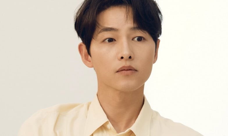 Song Joong Ki xác nhận đang hẹn hò.