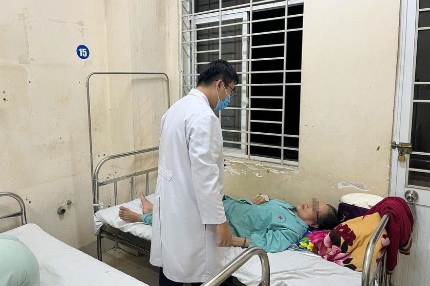 Ngộ độc nghi do ăn bánh mì tại Long Khánh (Đồng Nai), 328 người nhập viện