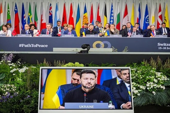 Tổng thống Ukraine Volodymyr Zelensky tham dự hội nghị hoà bình về nước này, diễn ra tại Thụy Sỹ từ 15-16/6. (Ảnh: Báo Thế giới & Việt Nam/Euro News)