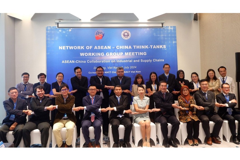 Các chuyên gia, học giả các nước ASEAN và Trung Quốc gặp gỡ, trao đổi về các vấn đề hai bên cùng quan tâm.