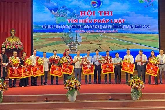 Hội thi tìm hiểu pháp luật về công tác dân tộc trên địa bàn tỉnh Điện Biên.