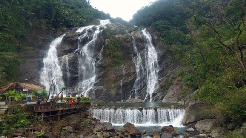 Huyện Minh Long (tỉnh Quảng Ngãi) nổi tiếng với điểm du lịch Thác Trắng. (Ảnh minh họa, nguồn: Internet).