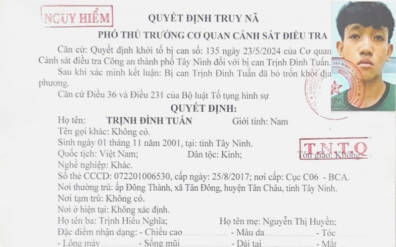 Quyết định truy nã Trịnh Đình Tuấn (Ảnh: CAND).