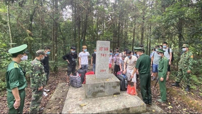 Đồn Biên phòng cửa khẩu Trà Lĩnh bắt giữ 23 người nhập cảnh trái phép vào Việt Nam