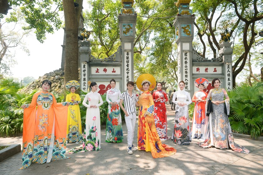 BST Áo dài sắc hương trời Nam - NTK Thiên Vũ.