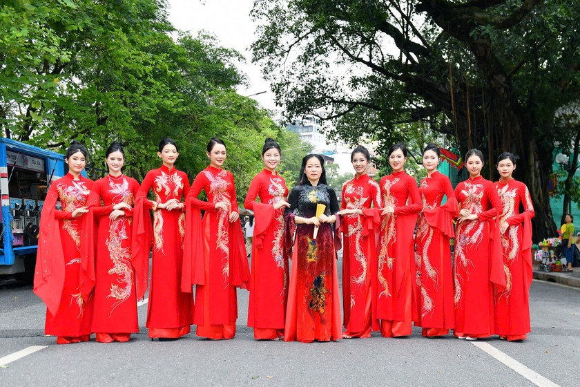 BST Áo dài Phượng Vũ - NTK Lưu Nhàn.